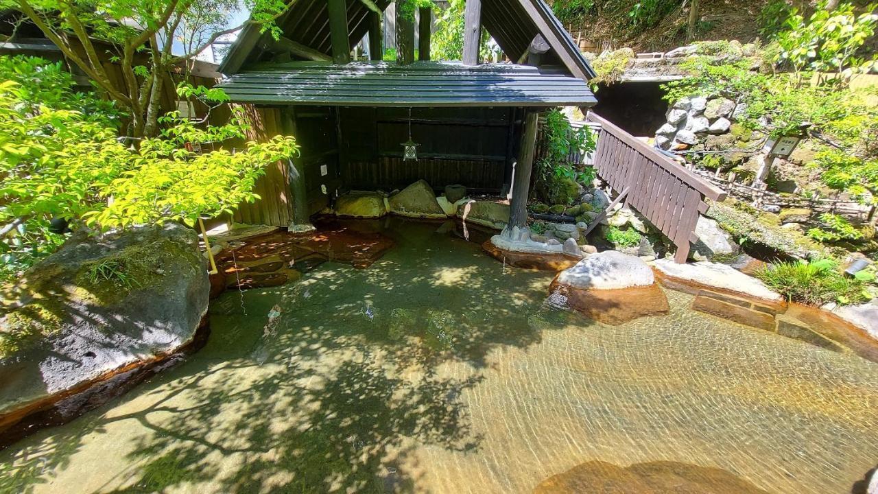 Kurokawa Onsen Oku No Yu Hotel Minamioguni Kültér fotó