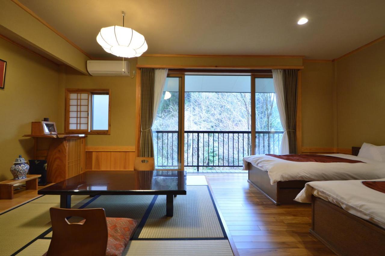 Kurokawa Onsen Oku No Yu Hotel Minamioguni Kültér fotó