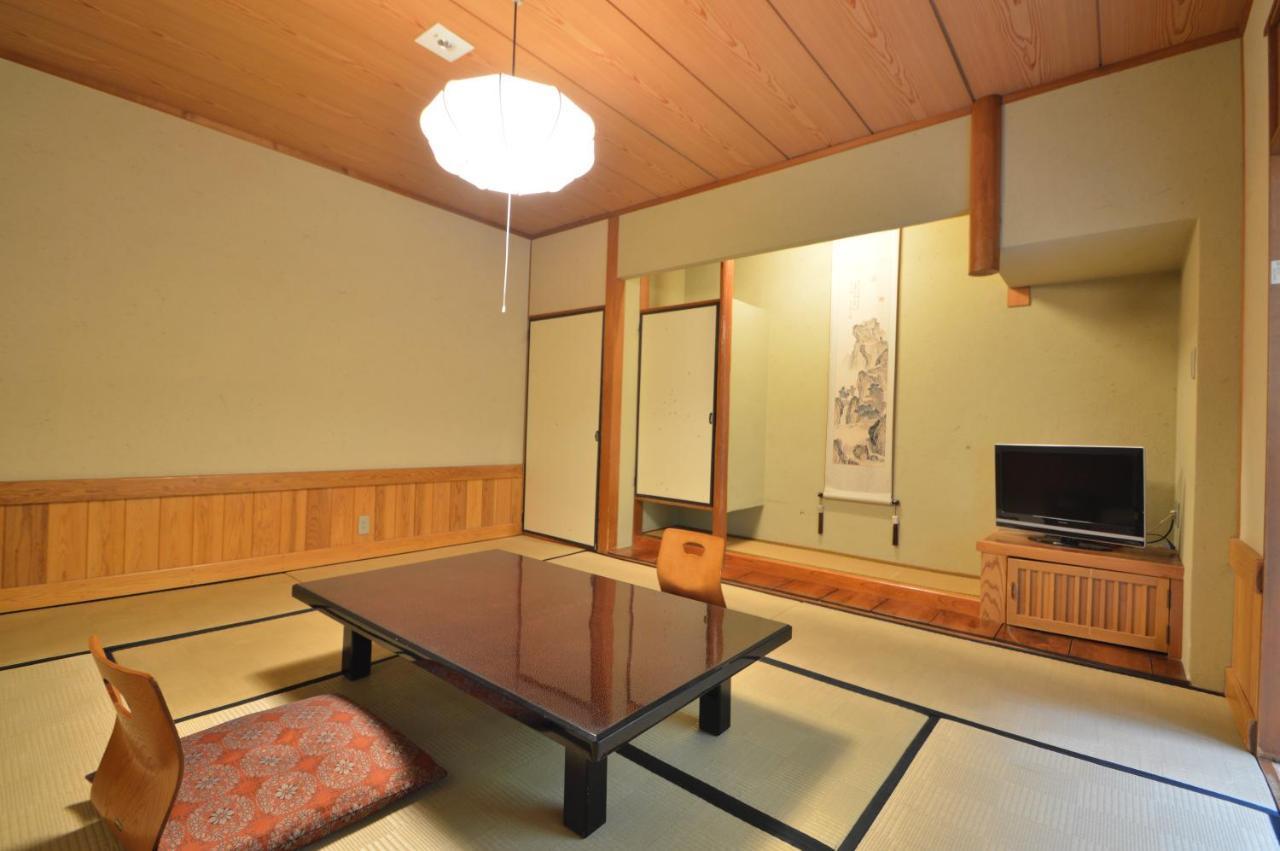 Kurokawa Onsen Oku No Yu Hotel Minamioguni Kültér fotó