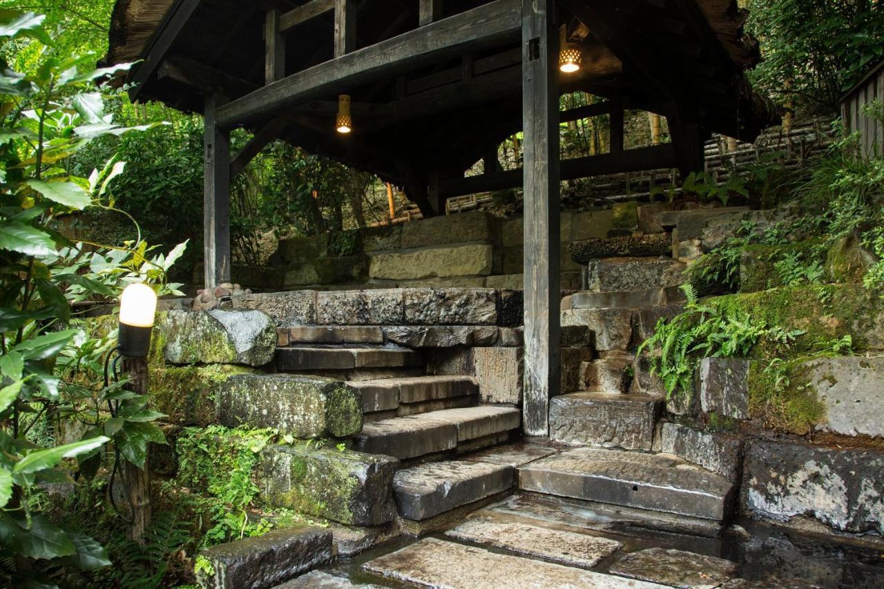 Kurokawa Onsen Oku No Yu Hotel Minamioguni Kültér fotó