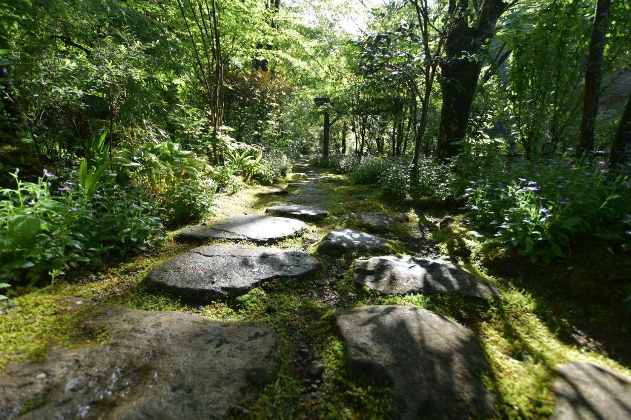 Kurokawa Onsen Oku No Yu Hotel Minamioguni Kültér fotó